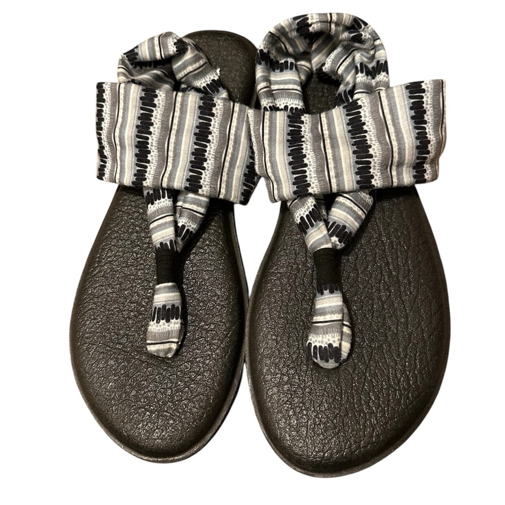 Sanuk Women's Yoga Sling sandals size 9